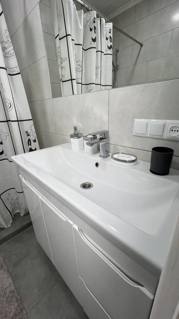 Grey & White Apart Винница Экстерьер фото